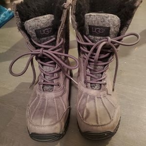 Womens/ Youth Ugg boots